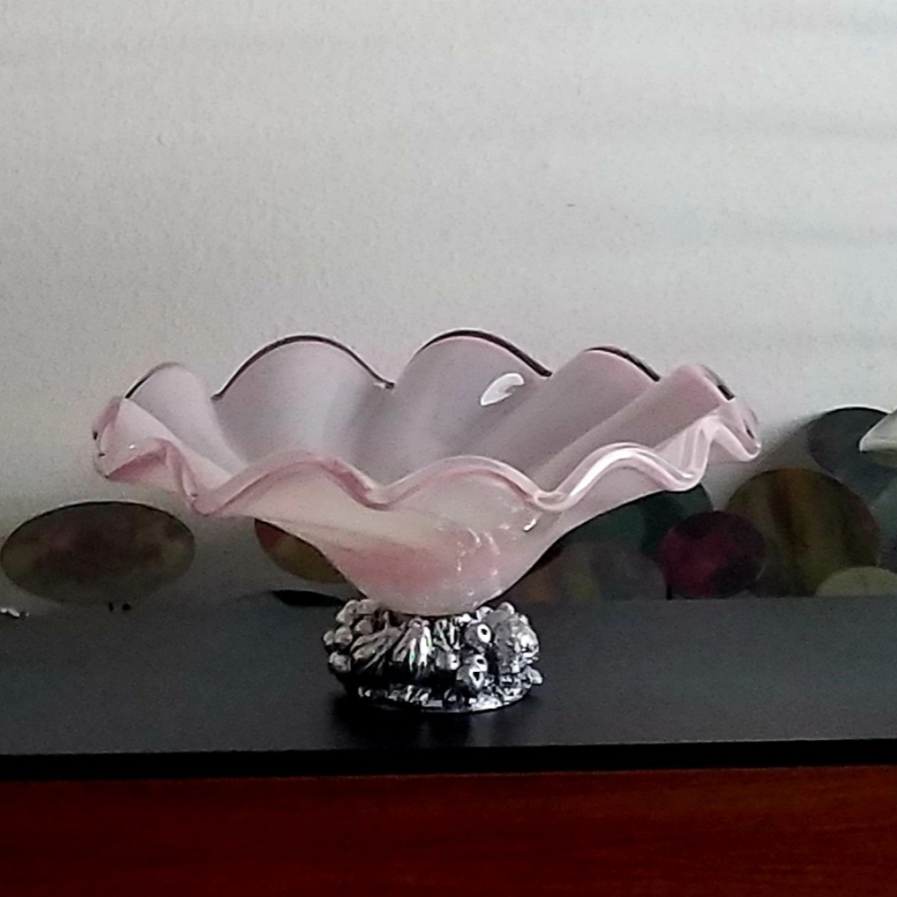 Murano Glass Pink Centerpiece on a Silver Pedestal